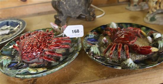 Two Palissy style crab dishes(-)